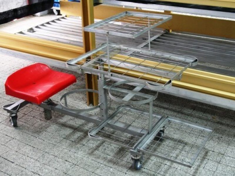 PICKING-TROLLEY-FOR-THE-LOWEST-BEDS-1-519x346
